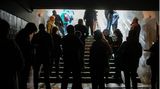 Menschen suchen Schutz in Charkiw