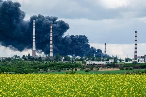 Öl-Raffinerie im ukrainischen Lyssytschansk nach russischem Angriff im Mai