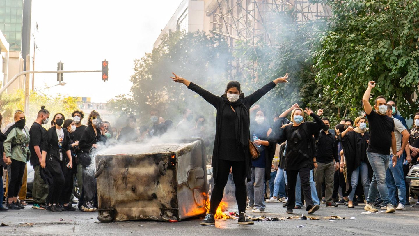 Protestierende in Teheran Protestierende in Teheran