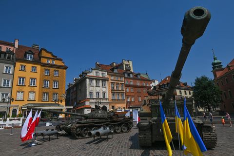 Von der Ukraine zerstörter Panzer in Warschau – bald auch in Berlin vor der russischen Botschaft?
