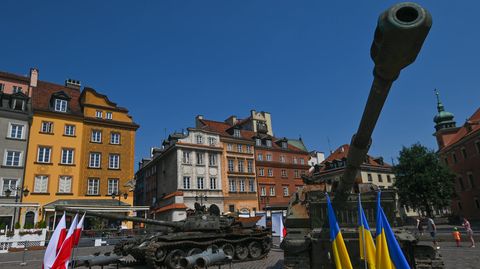 Von der Ukraine zerstörter Panzer in Warschau – bald auch in Berlin vor der russischen Botschaft?