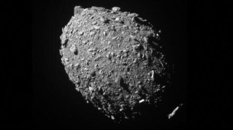 Dieses Nasa-Bild zeigt den Asteroidenmond Dimorphos – elf Sekunden vor dem Aufprall der "Dart"-Raumsonde