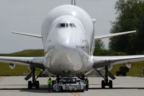 Frachtflieger Boeing 747LCF : Zwischenfall in Taranto: Boeings Dreamlifter verliert Rad beim Start