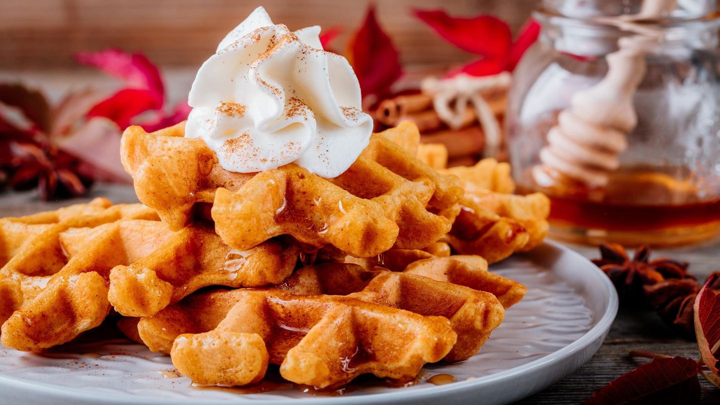 Einfaches Backen: Kürbis-Haselnuss-Waffeln: Einfaches Rezept im Video