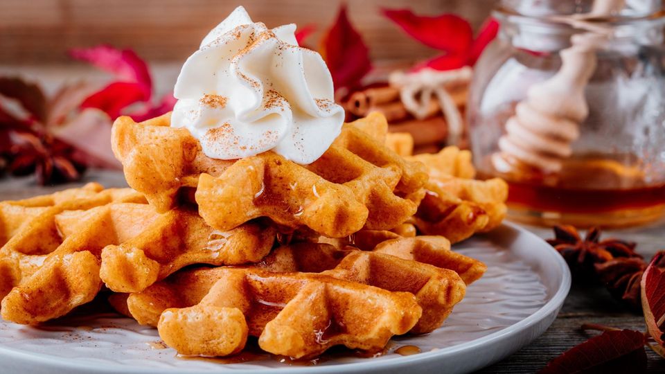 Herbstliche Rezepte: Leckere Kürbis- und Haselnusswaffeln im Video Rezepte: Leckere Kürbis- und Haselnusswaffeln im Video