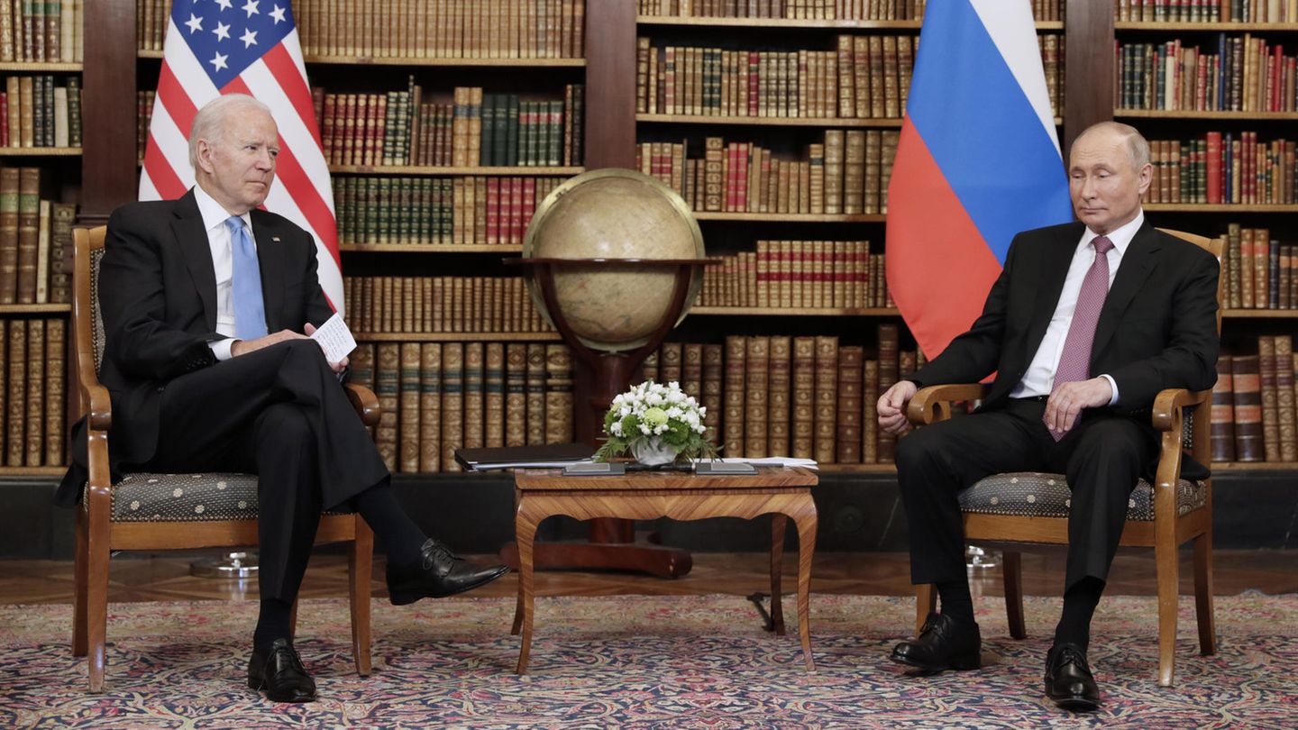 US-Präsident Joe Biden (l.) und Russlands Präsident Wladimir Putin
