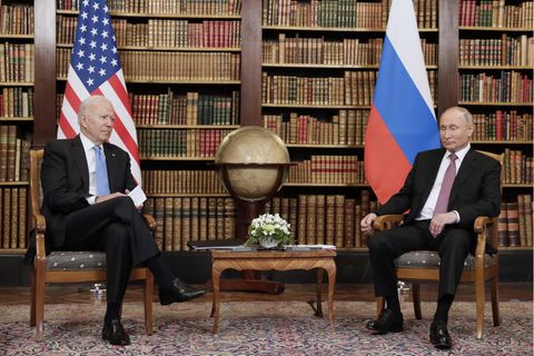US-Präsident Joe Biden (l.) und Russlands Präsident Wladimir Putin