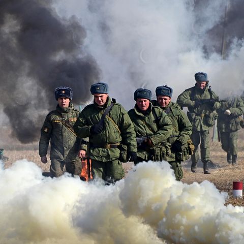 Russland: So zeigt der Kreml mobilisierte Soldaten beim Training.
