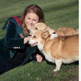 Sarah Ferguson mit den Corgis der Queen