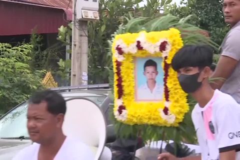 Video: Fähre mit Schülern in Kambodscha gesunken