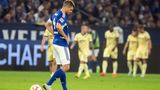 FC Schalke 04 – TSG Hoffenheim 0:3  Der Schalker Angreifer Simon Terodde lässt den Kopf hängen. Schalke steht nach der 0:3-Niederlage gegen kühl und souverän auftretende Hoffenheimer auf dem vorletzten Tabellenplatz. Der Aufsteiger hat bislang nicht nachgewiesen, dass er auf Bundesliga-Niveau bestehen kann. Trainer Franck Kramer steht zur Diskussion und erhält eine Gnadenfrist, obwohl allgemein mit seiner Entlassung gerechnet wurde. Vermutlich wird das nächste Woche der Fall sein.