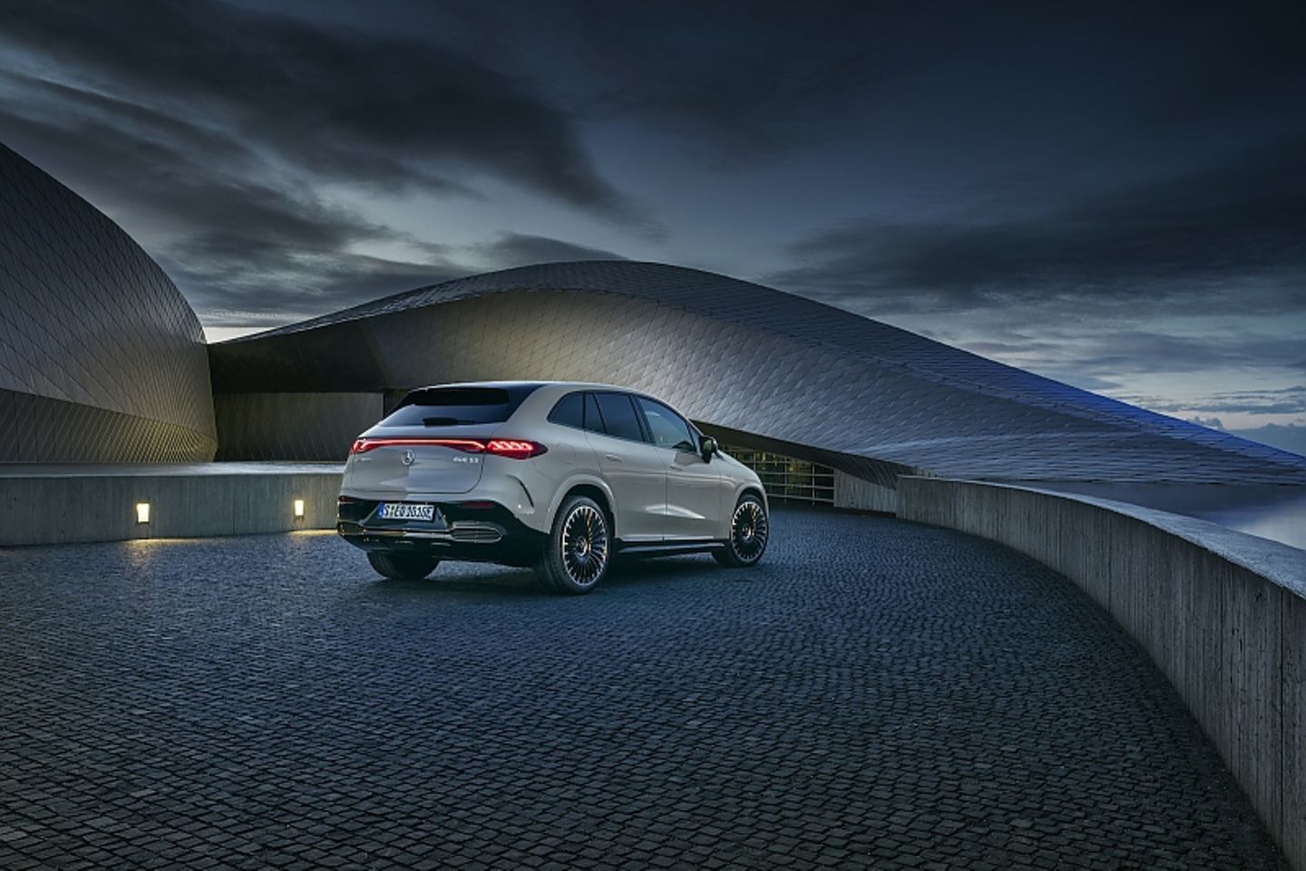Mercedes EQE SUV 2023