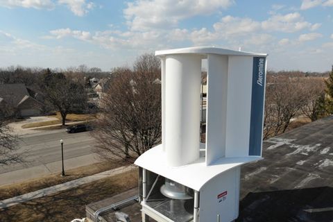 Oben wird der Wind eingefangen, unten sitzt die Turbine.