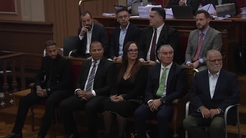 Video: Neymar persönlich vor Gericht in Barcelona
