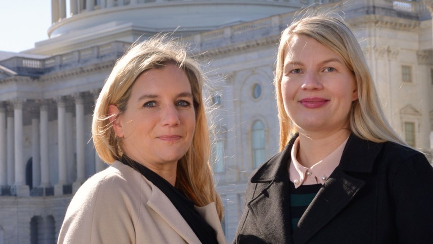 Die beiden US-Korrespondentinnen Juliane Schäuble (l., "Tagesspiegel") und Annett Meiritz ("Handelsblatt")
