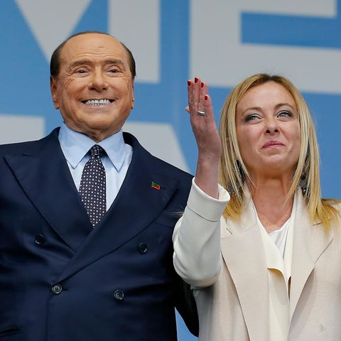 Berlusconi und Meloni bei einer Wahlkampfveranstaltung