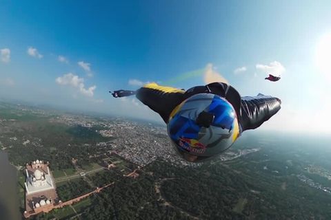 Video: Im freien Fall überm Taj Mahal