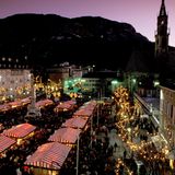 Blick auf den Chriskindlmarkt in Bozen, Italien