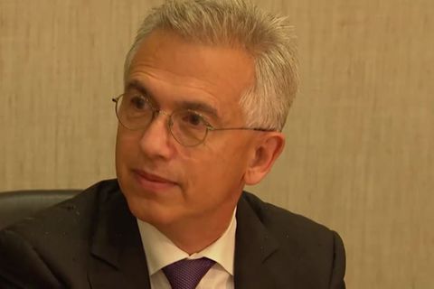 Video: Korruptionsverdacht: Frankfurter Oberbürgermeister Feldmann vor Gericht