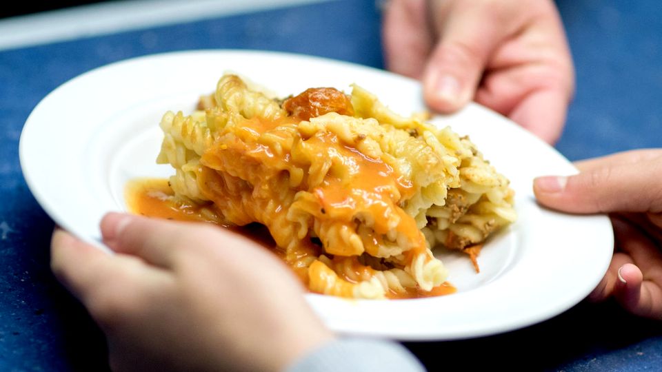 Debatte um Fleisch in Freiburger Kitas: Expertin sieht kein Problem bei vegetarischer Ernährung für Kinder Debatte um Fleisch in Freiburger Kitas: Expertin sieht kein Problem bei vegetarischer Ernährung für Kinder