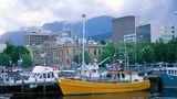 Blick auf den Hafen von Hobart mit dem Mount Wellington im Hintergrund