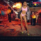 Der Oktober verspricht ein guter Monat zu werden. Sophia Thomalla ist jedenfalls in Partylaune.