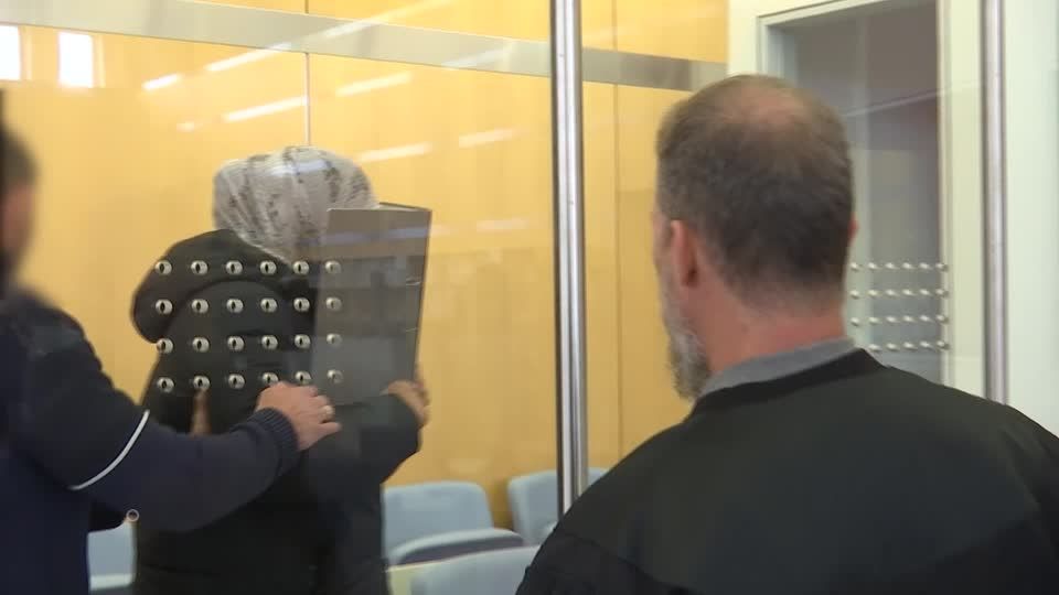 Video: Prozess gegen mutmaßliche IS-Anhängerin