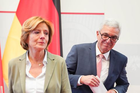 Der rheinland-pfälzische Innenminister Roger Lewentz (SPD) musste bereits zurücktreten. Ministerpräsidenten Malu Dreyer (SPD) bleibt Antworten zur Flutnacht im Ahrtal schuldig