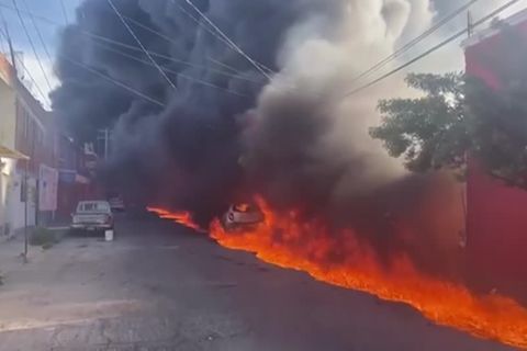 Video: Inferno nach Tanklaster-Crash