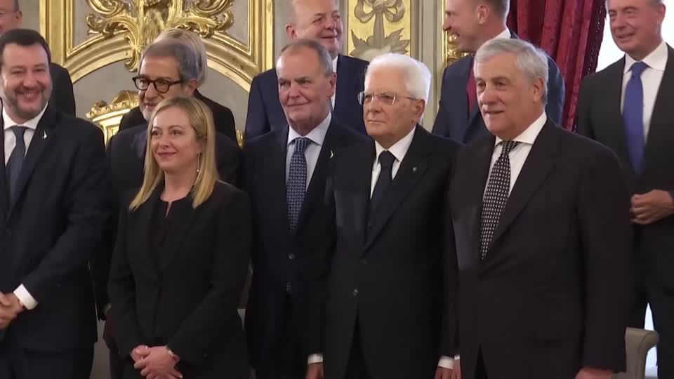 Video: Italien: Regierung der Postfaschistin Meloni vereidigt Video: Italien: Regierung der Postfaschistin Meloni vereidigt