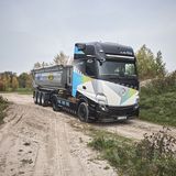 Mercedes eActros LongHaul mit Kipplader