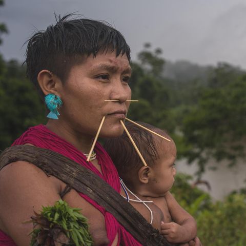 Yanomami mit Kind