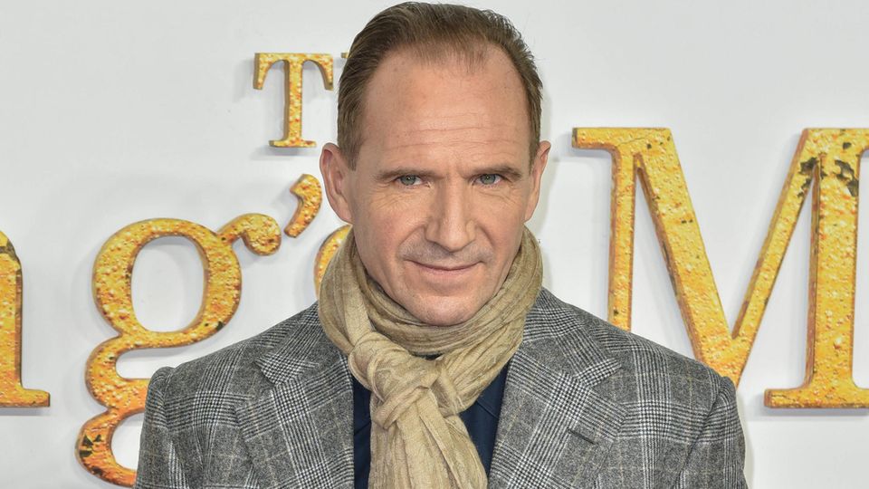 Ralph Fiennes verteidigt J.K. Rowling