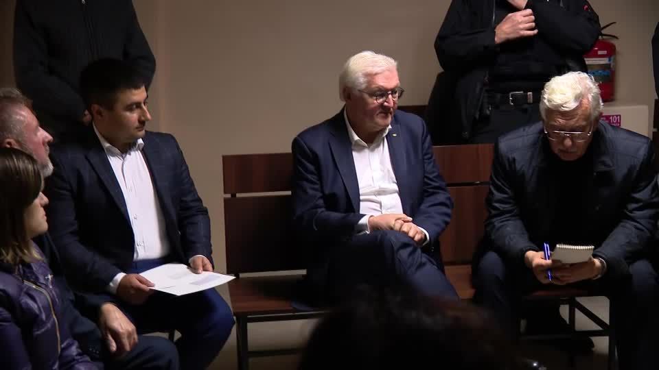 Video: Steinmeier muss in Luftschutzbunker flüchten