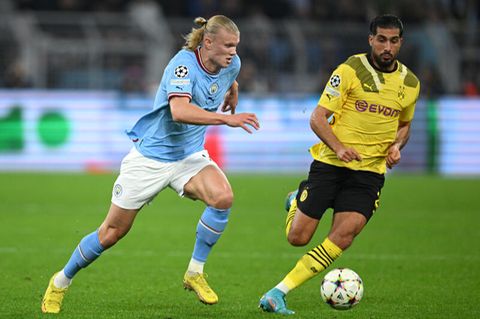 Top-Stürmer Erling Haaland (Manchester City, l.) im Duell mit Emre Can von Borussia Dortmund