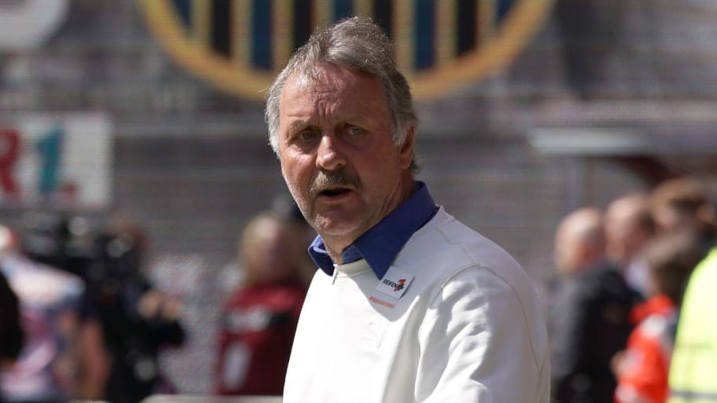 1. FC Kaiserslautern v 1. FC Saarbrücken - 3. Liga