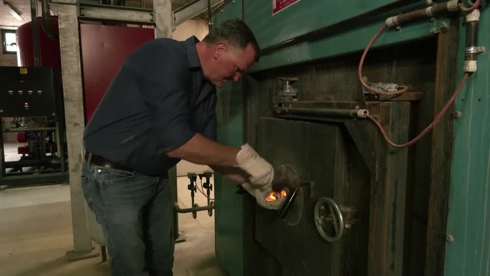 Video: Gemeinde macht sich unabhängiger von Öl und Gas Video: Gemeinde macht sich unabhängiger von Öl und Gas