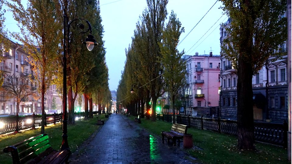 Eingeschränkte Straßenbeleuchtung in der ukrainischen Hauptstadt Kiew