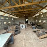 Auf dem Trainingsgelände in Morogoro in Tansania wurde mit verschiedenen Hindernissen ein eingestürztes Gebäude nachgestellt.