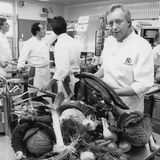 Schuhbeck in der Küche seines Kurhausstüberl