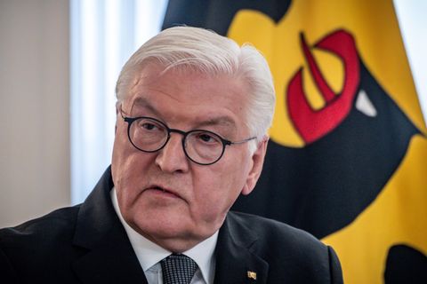 Bundespräsident Frank-Walter Steinmeier spricht bei einer Veranstaltung mit der Deutschen Nationalstiftung.