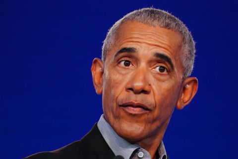 Barack Obama mit hoch gezogenen Augenbrauen