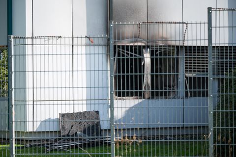 Brandspuren an der geplanten Unterkunft für geflüchtete Menschen im früheren "Spreehotel" in Bautzen