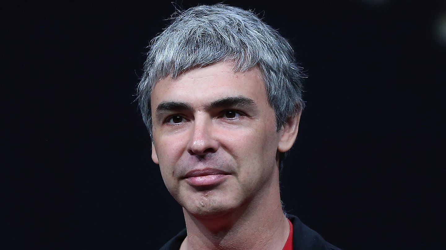 Larry Page gehört zu den Google-Gründern. Alleine in diesem Jahr verlor er 42 Milliarden Dollar, ist nun noch ca. 86 Milliarden Dollar reich.