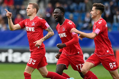 Ondrej Duda, Kingsley Schindler und Denis Huseinbasic vom 1. FC Köln bejubeln den Treffer zum 0:1