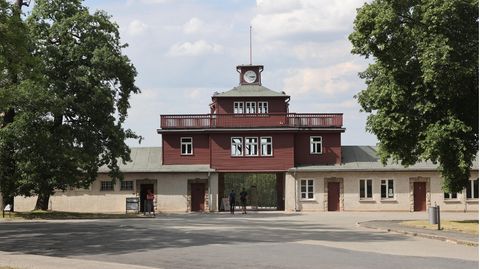 Unbekannte hinterlassen Hakenkreuz-Schmierereien beim ehemaligen KZ Buchenwald