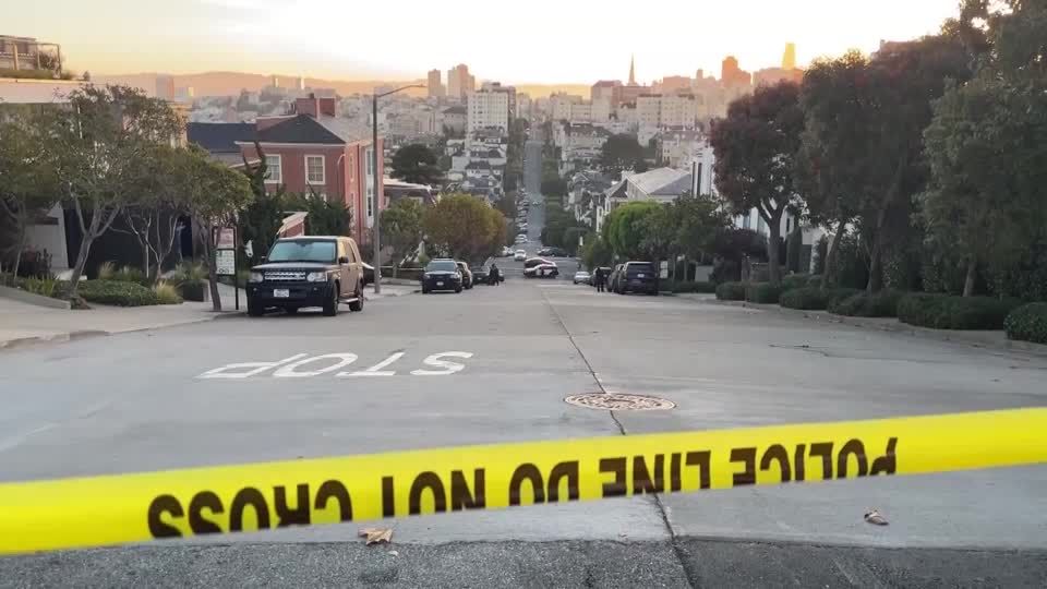 Video: Ehemann von Nancy Pelosi angegriffen Video: Ehemann von Nancy Pelosi angegriffen