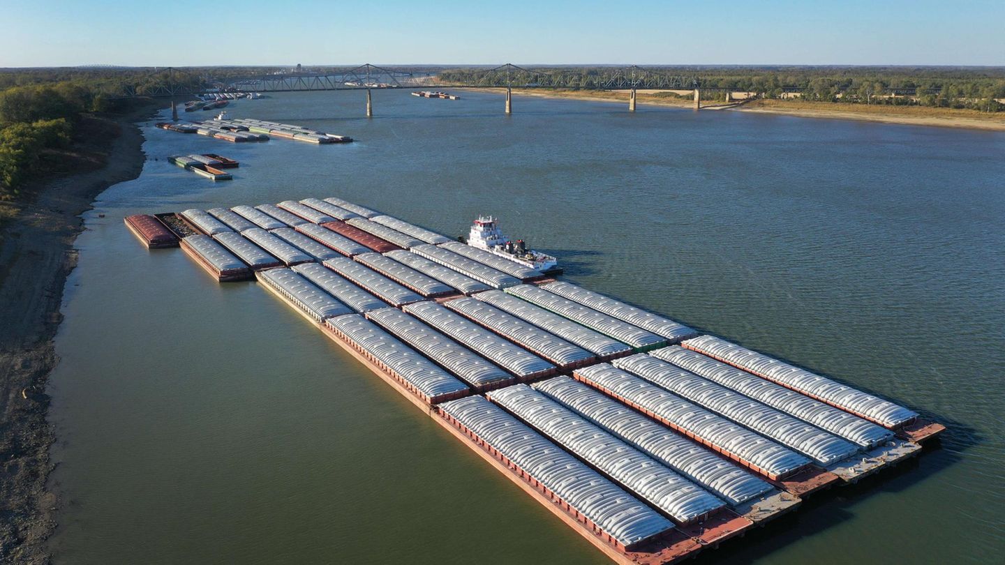 Frachtkähne auf dem Ohio River, einem Zufluss des Mississippi