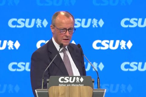 Video: Merz wirft Scholz Respektlosigkeit vor