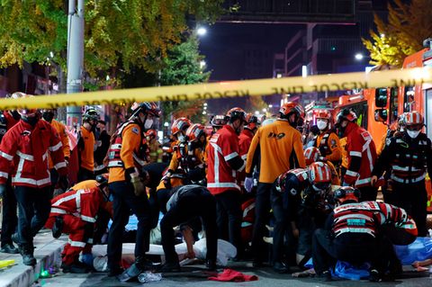 Rettungskräfte am Einsatzort in Seoul